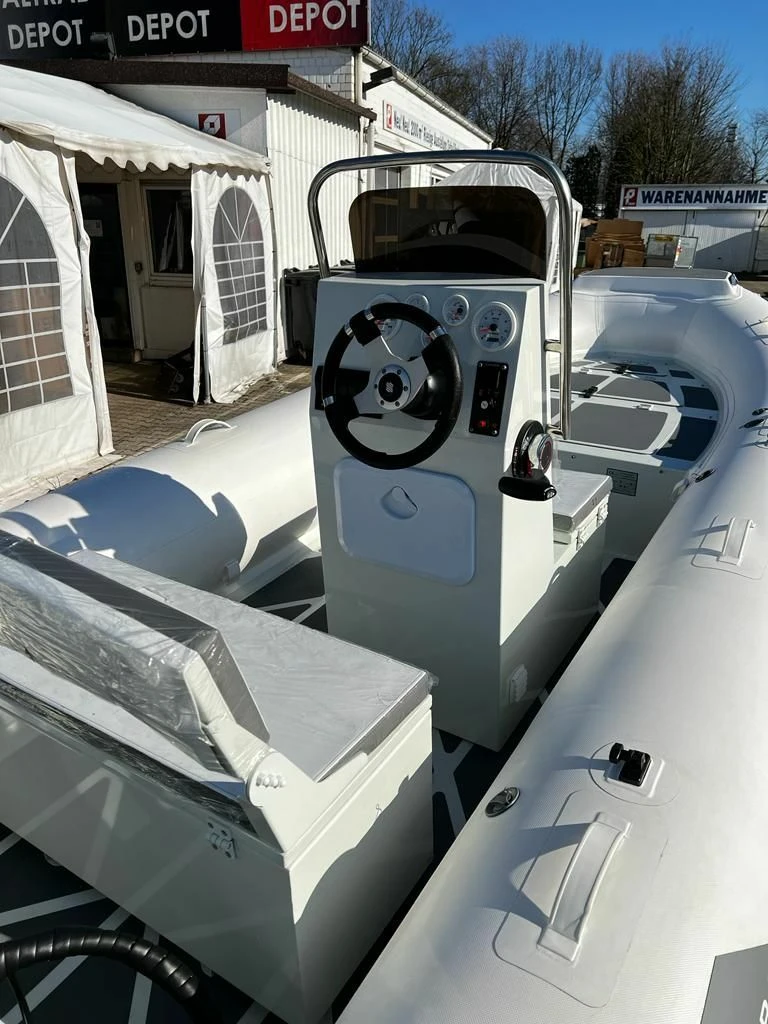 ZAR Mini RIB 16 SC PVC Inkl. Honda BF 80 LRTU Aussenborder & Harbeck Trailer 8 ZAR Mini RIB 16 SC PVC Inkl. Honda BF 80 LRTU Aussenborder & Harbeck Trailer – Bild 6