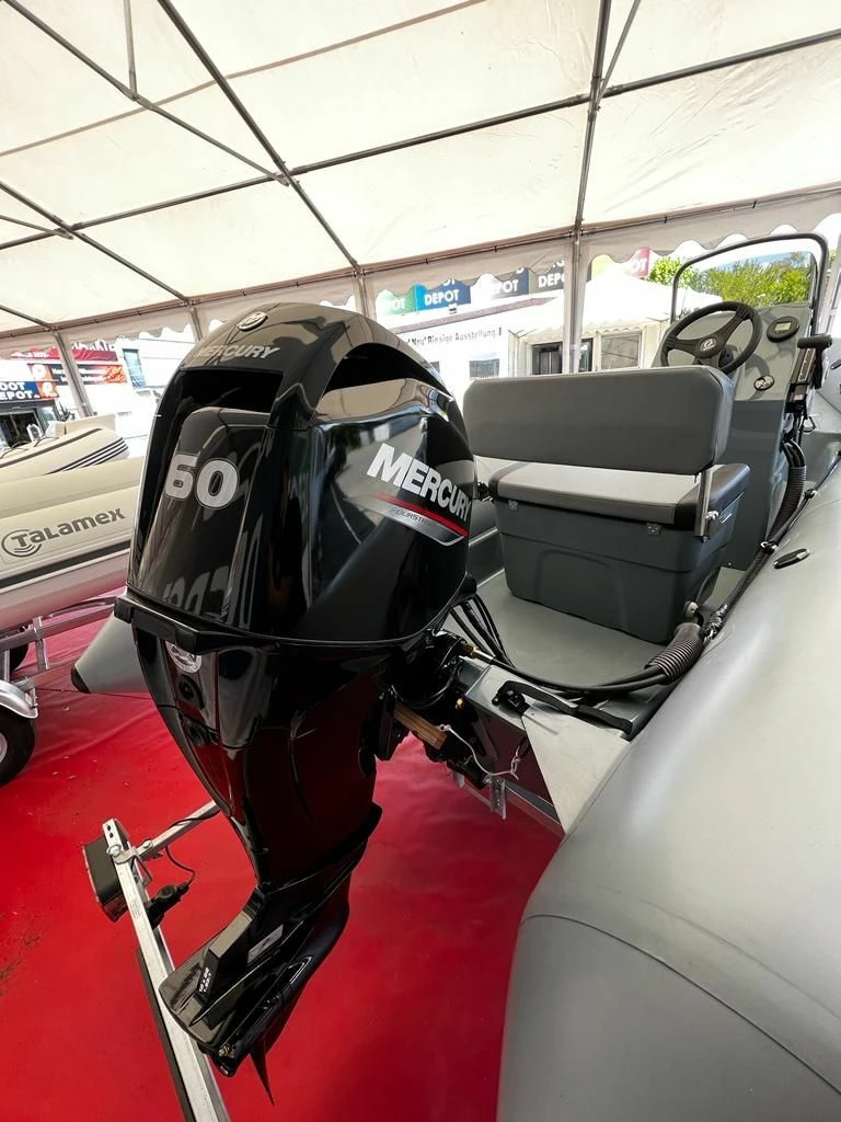 Zodiac Pro 500 NEO Inkl. Mercury F 60 EFI ELPT & Harbeck Trailer 7 Zodiac Pro 500 NEO Inkl. Mercury F 60 EFI ELPT & Harbeck Trailer – Bild 5